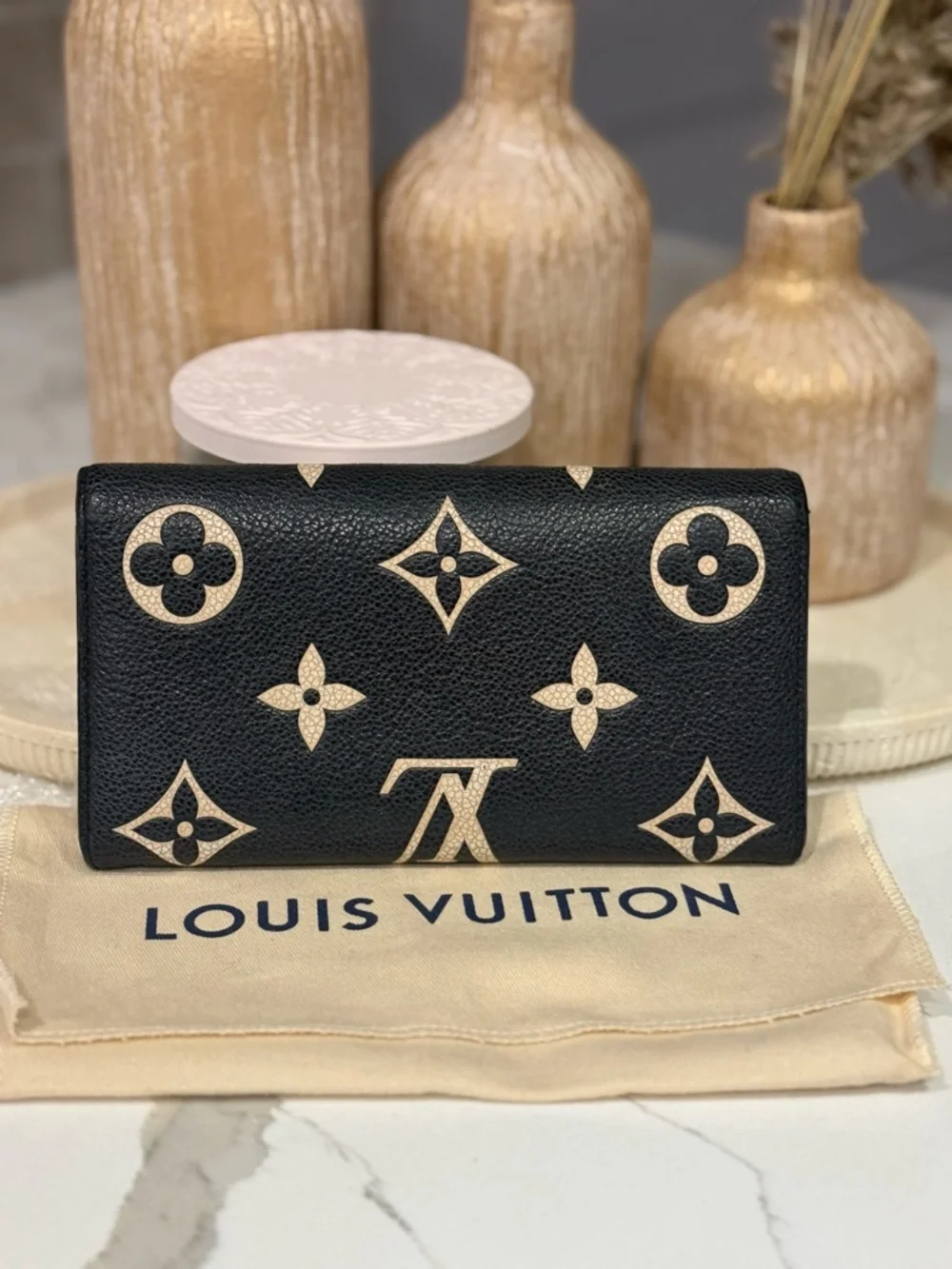 Louis Vuitton Sarah Wallet in Bicolor Monogram Empreinte leather - Picture 2 of 10